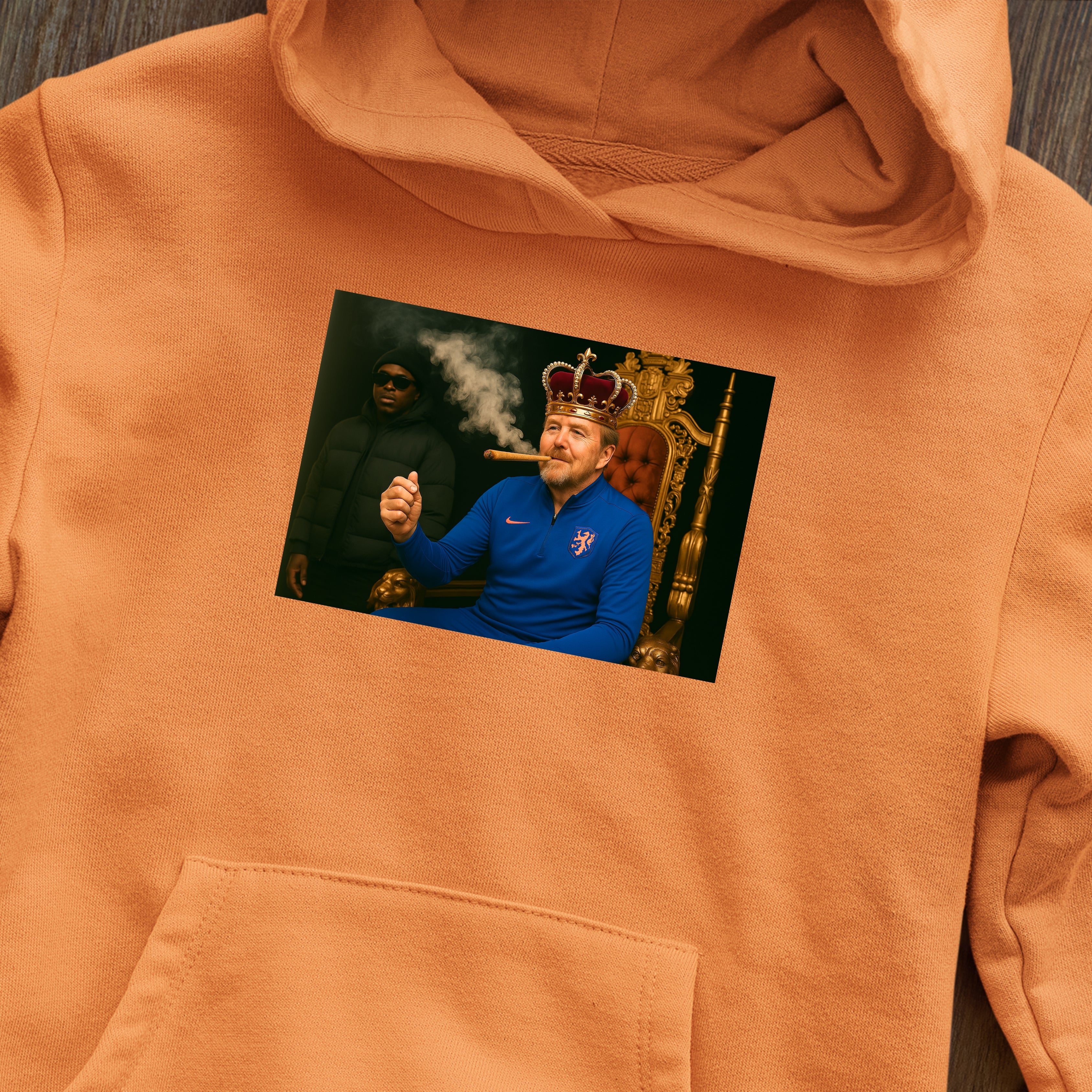 Willem Met Jonko en Kroon Sweater